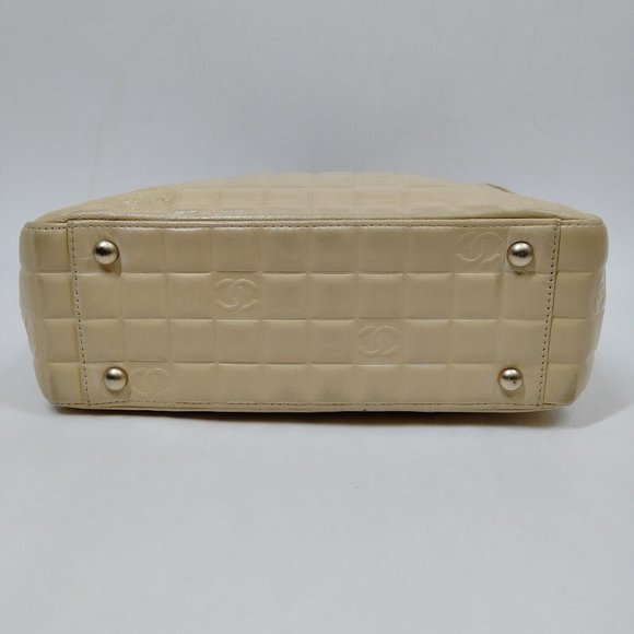 Chanel East West Chocolate Bar Patent Leather Handbag Yellow - Picture 5 of 9